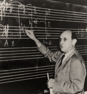 Arnold Schönberg, UCLA, Los Angeles, 1940 ca. Immagine rivista